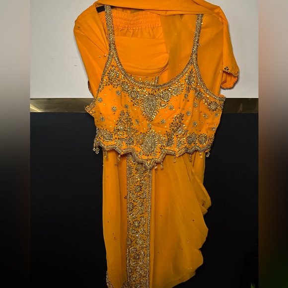 Women’s Traditional Indian Saree draped skirt Set with beading and embroidery - Picture 6 of 16